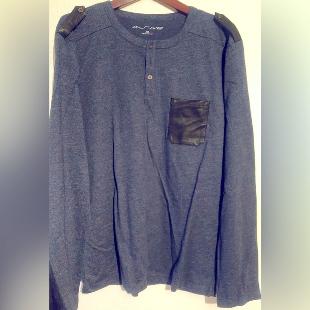 Long sleeve with leather pocket